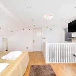 Chic 3Br Home - Eats And Sights Closeby