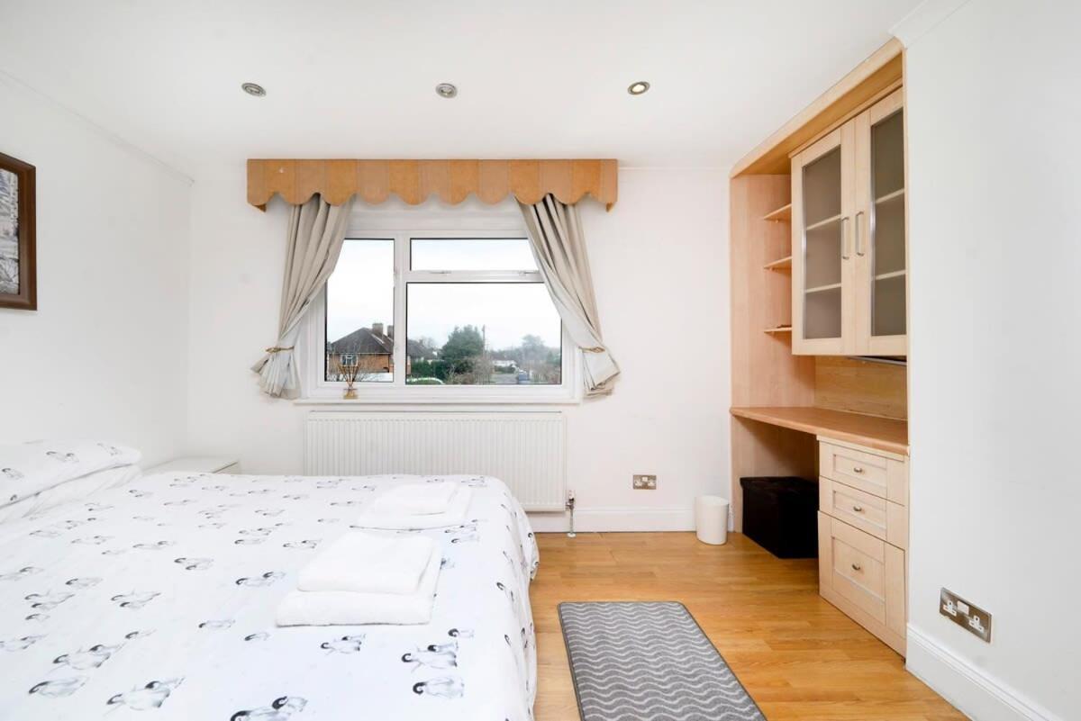 Holiday home Chic 3br - Eats And Sights Closeby